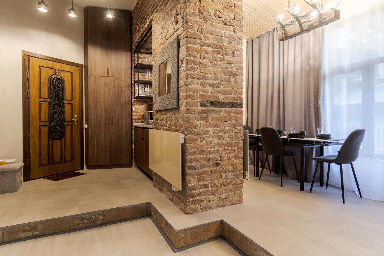 Lesi Apartment With Terrace Lviv Exterior photo