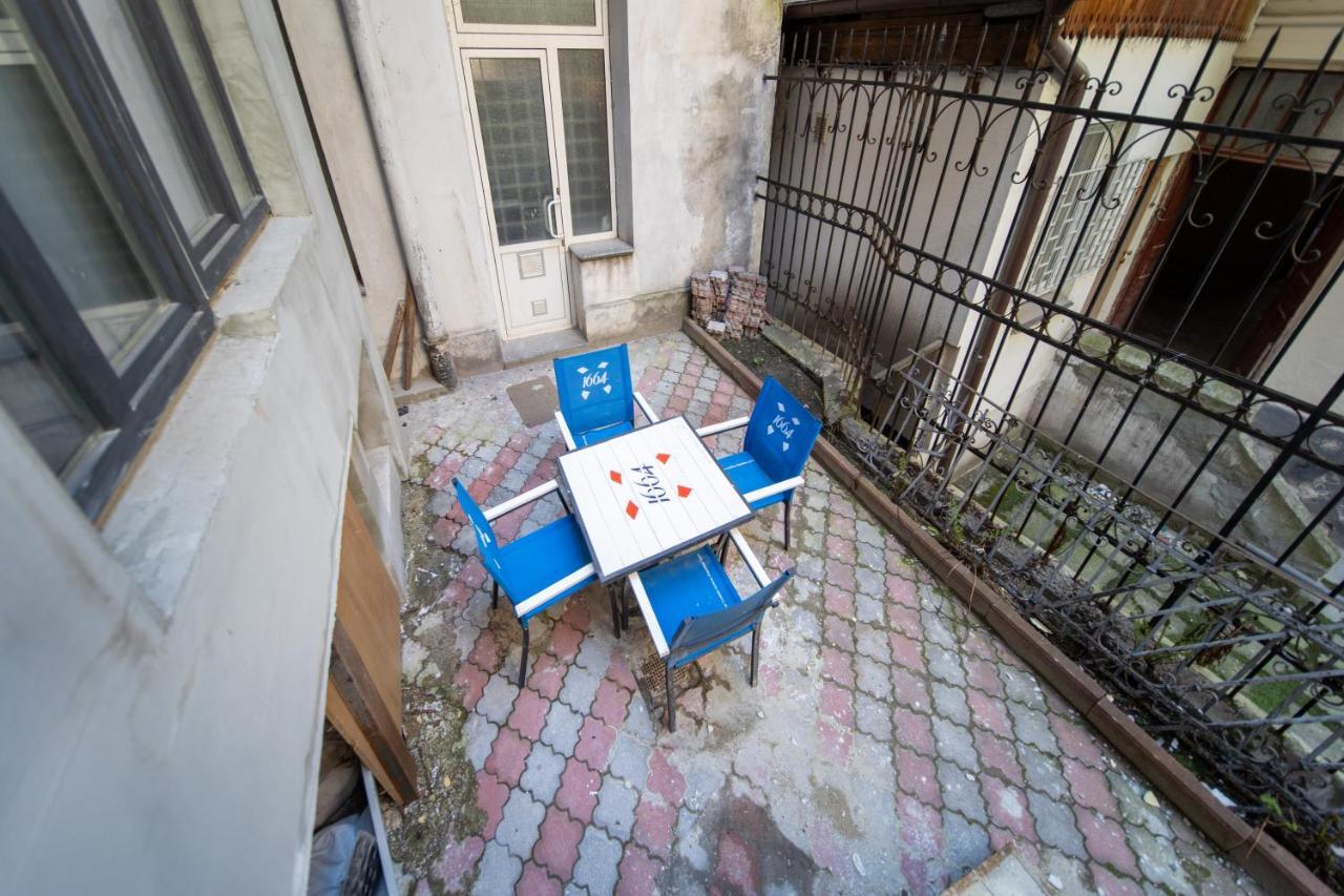 Lesi Apartment With Terrace Lviv Exterior photo